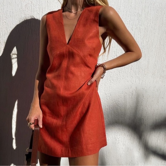 Sold - Picture 1 of 9